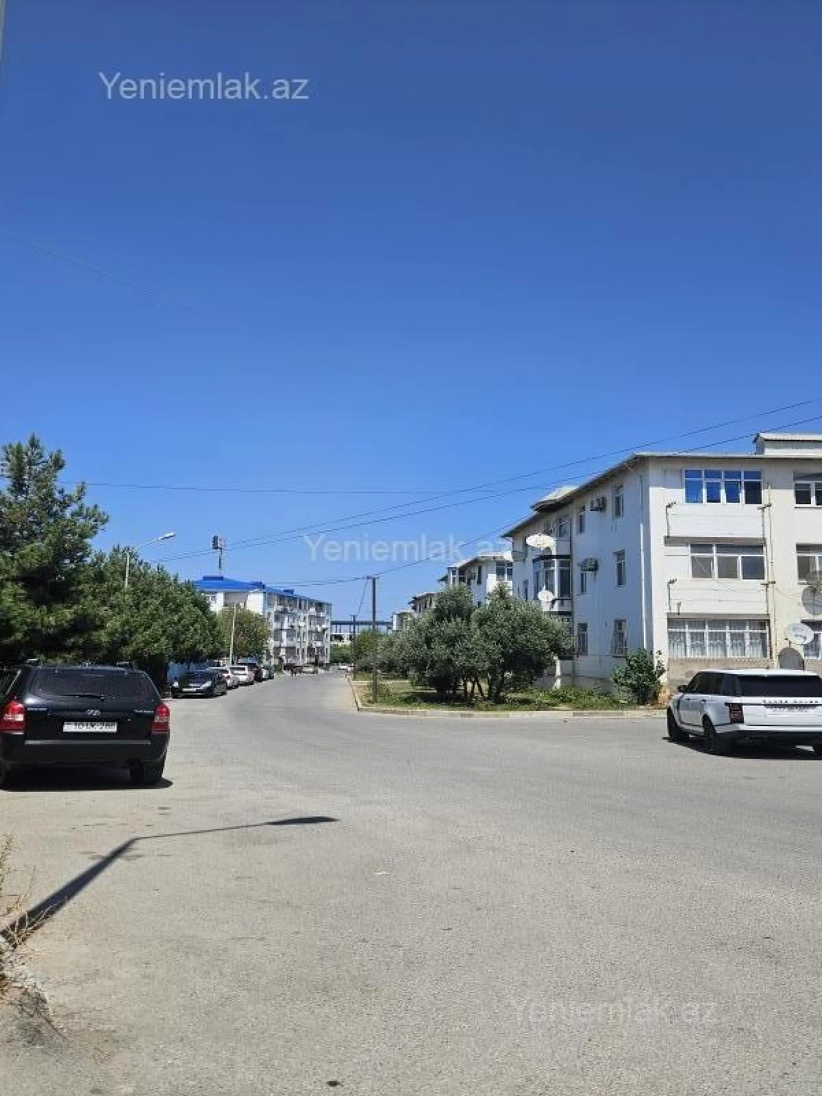 Satılır 5 otaqlı həyət evi 180 m²