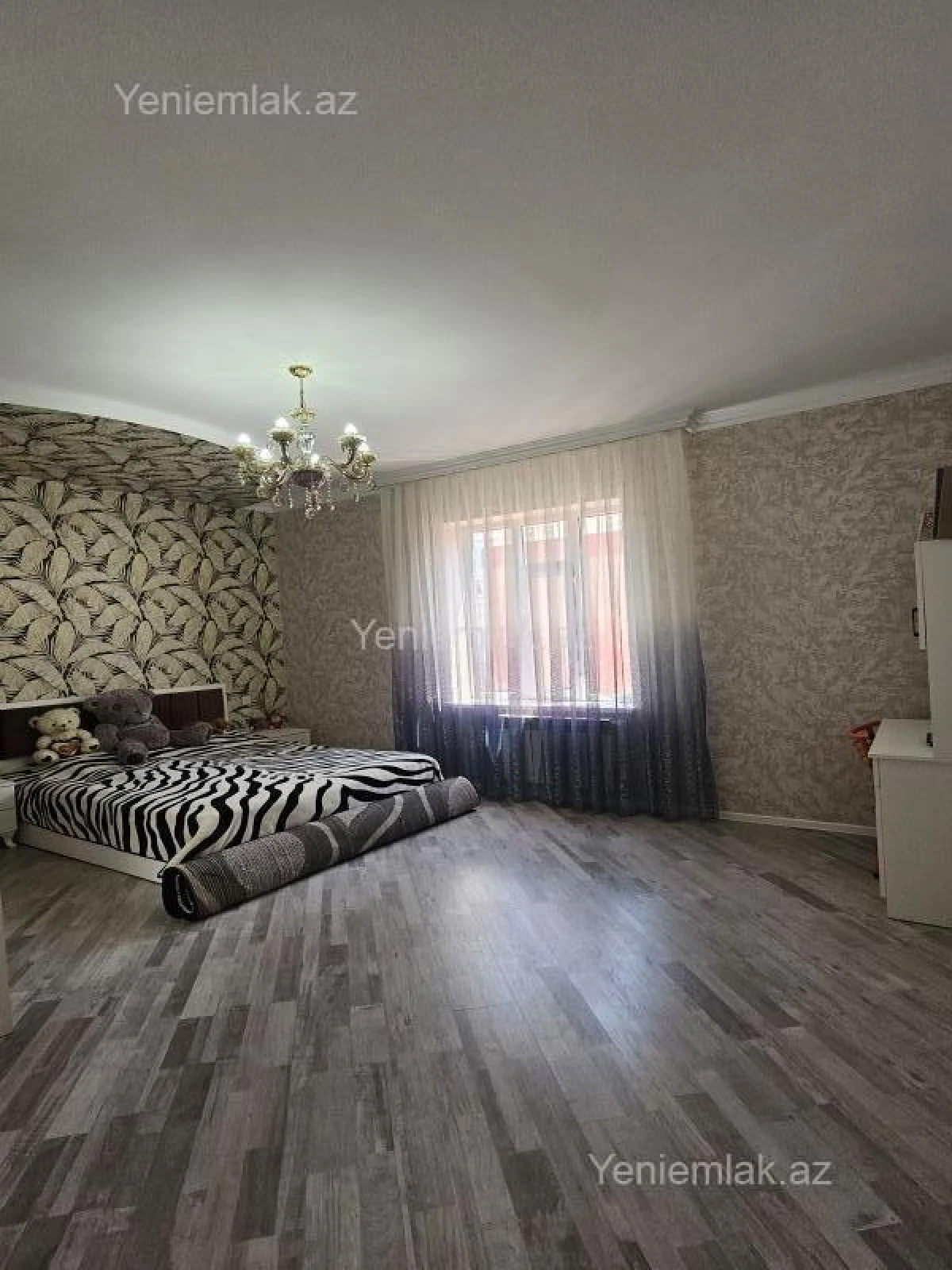 Satılır 5 otaqlı həyət evi 180 m²
