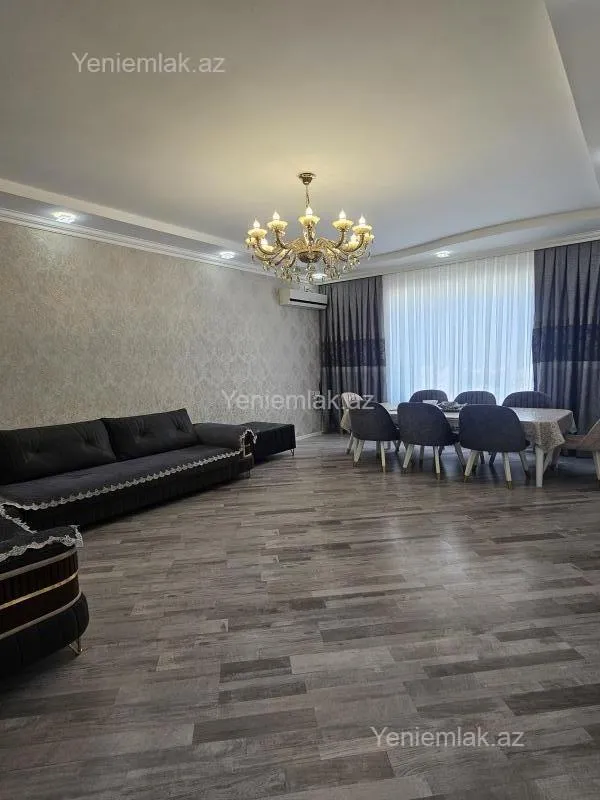Satılır 5 otaqlı həyət evi 180 m²