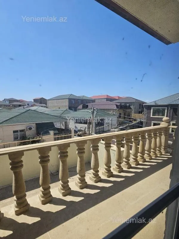 Satılır 5 otaqlı həyət evi 180 m²