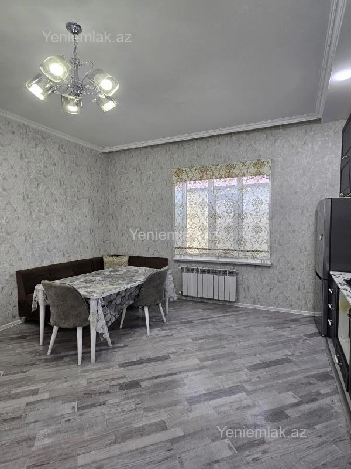 Satılır 5 otaqlı həyət evi 180 m²