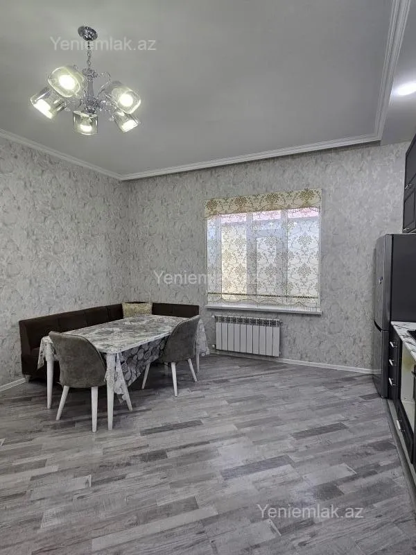 Satılır 5 otaqlı həyət evi 180 m²