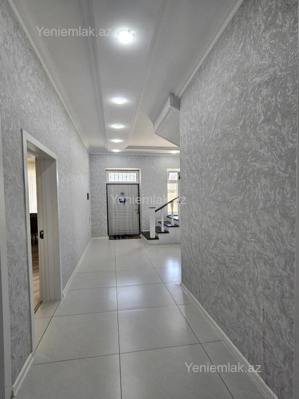 Satılır 5 otaqlı həyət evi 180 m²