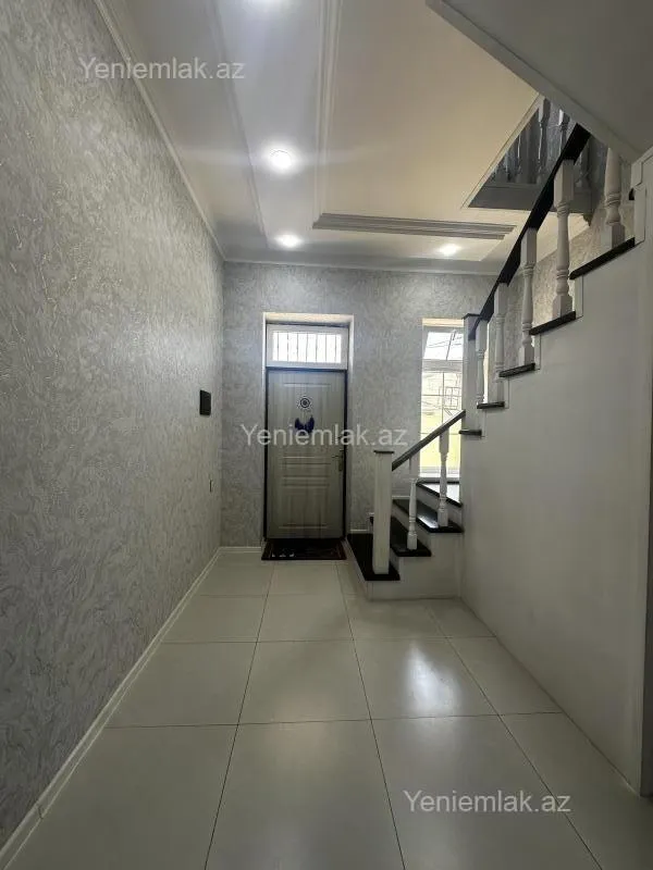 Satılır 5 otaqlı həyət evi 180 m²