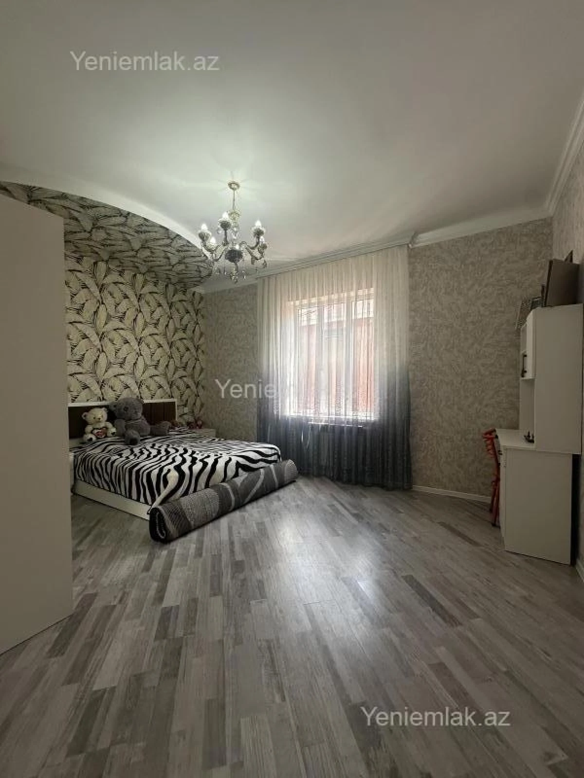 Satılır 5 otaqlı həyət evi 180 m²