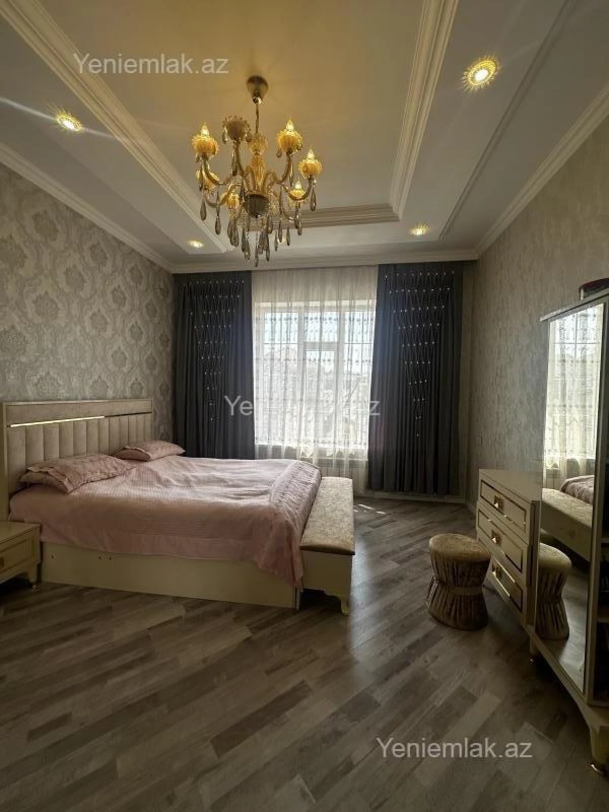 Satılır 5 otaqlı həyət evi 180 m²