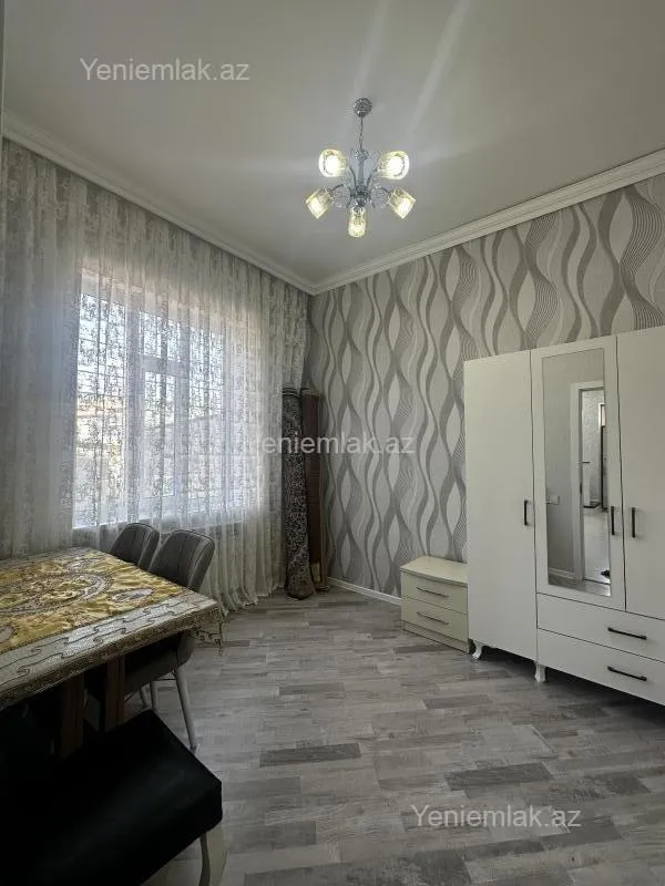 Satılır 5 otaqlı həyət evi 180 m²