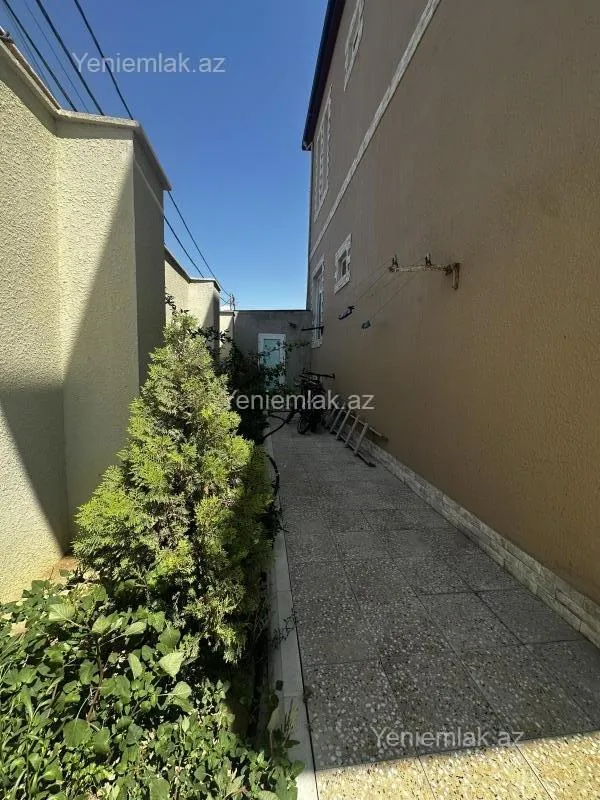 Satılır 5 otaqlı həyət evi 180 m²