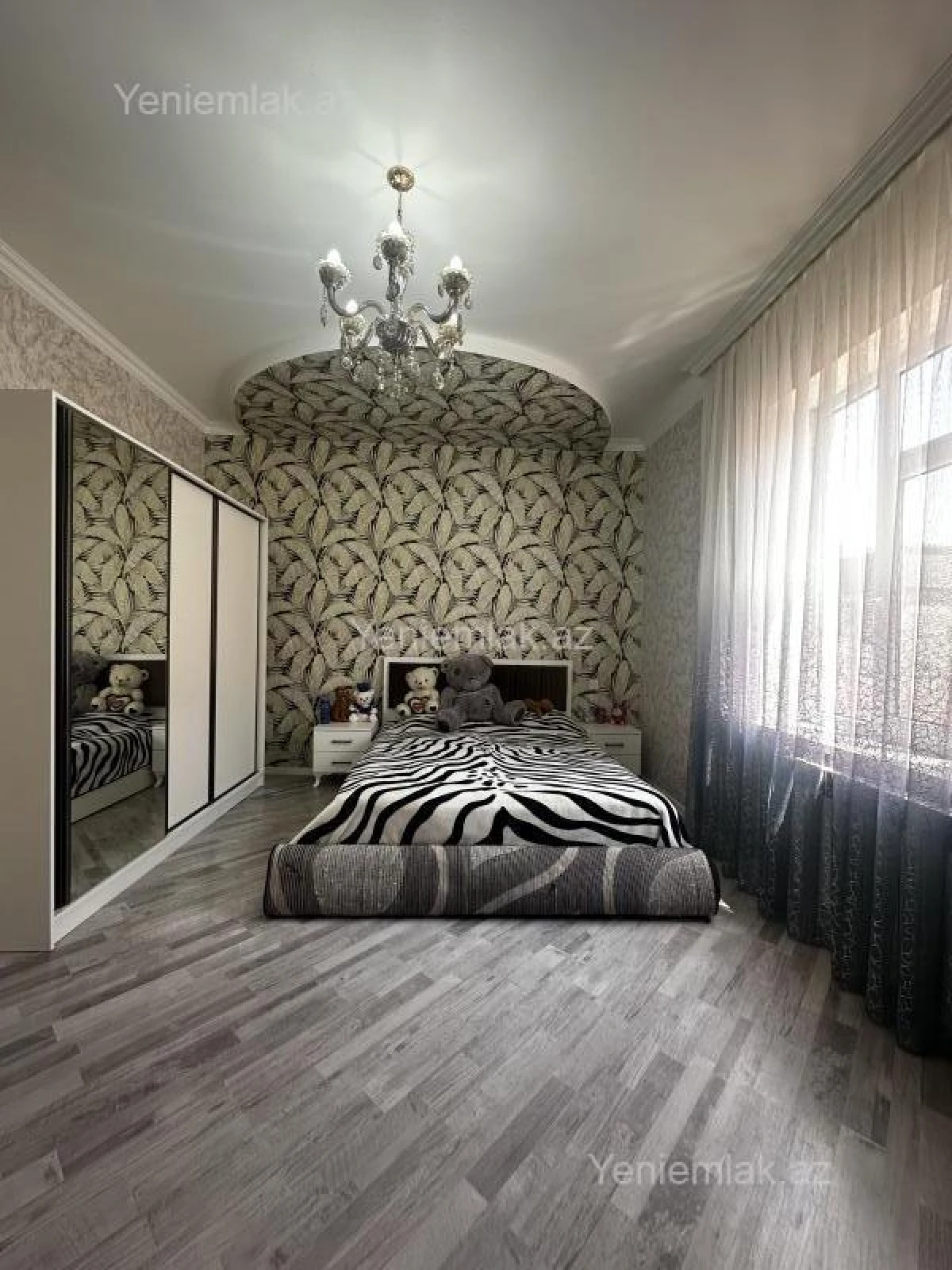 Satılır 5 otaqlı həyət evi 180 m²