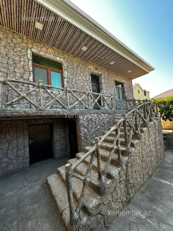 Satılır 4 otaqlı həyət evi 100 m²