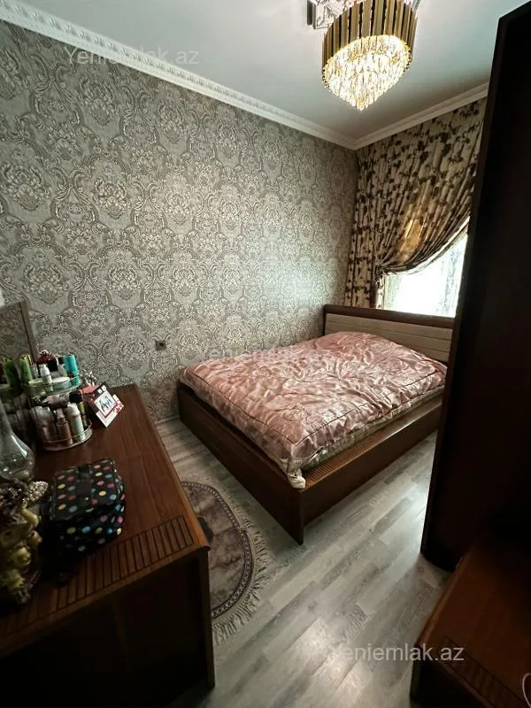 Satılır 4 otaqlı həyət evi 100 m²