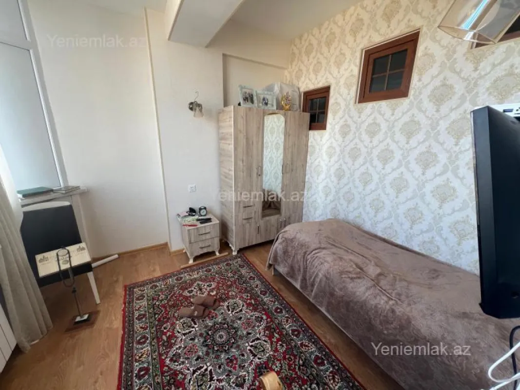 Satılır 4 otaqlı köhnə tikili 138 m²