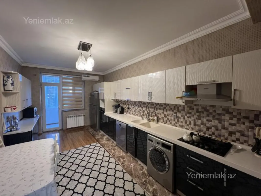 Satılır 4 otaqlı yeni tikili 183 m²