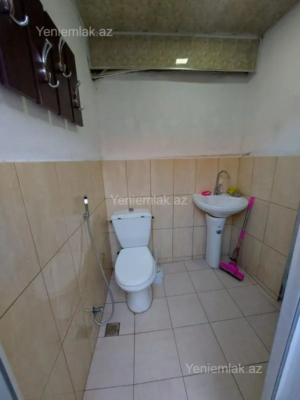 Satılır 9 otaqlı həyət evi 250 m²