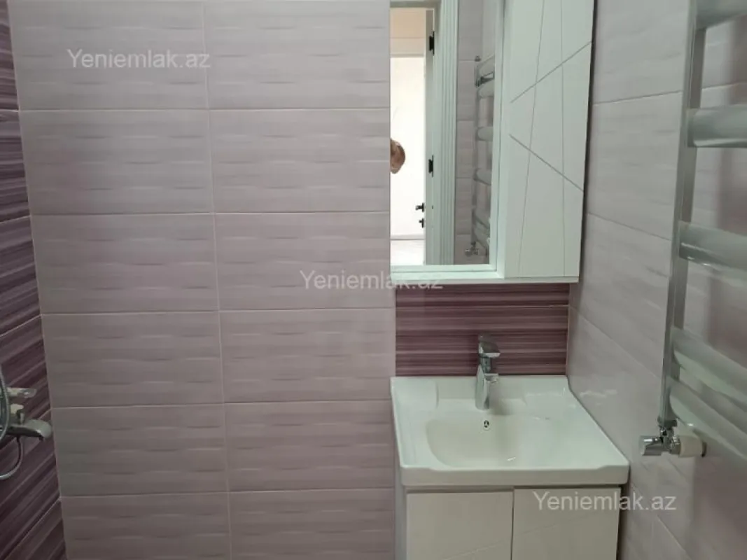 Satılır 4 otaqlı həyət evi 180 m²