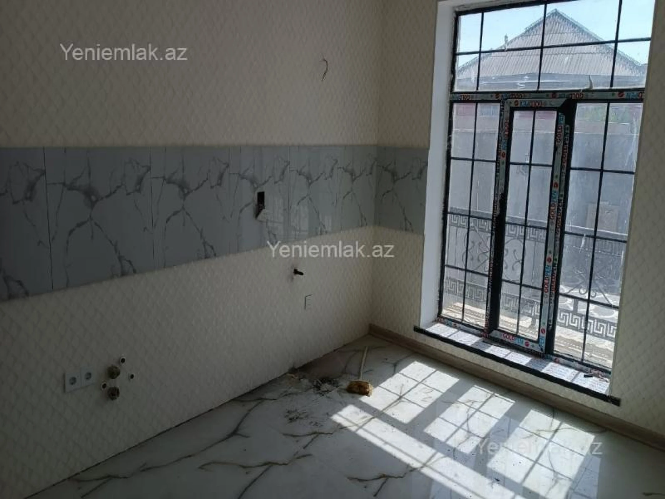 Satılır 4 otaqlı həyət evi 180 m²