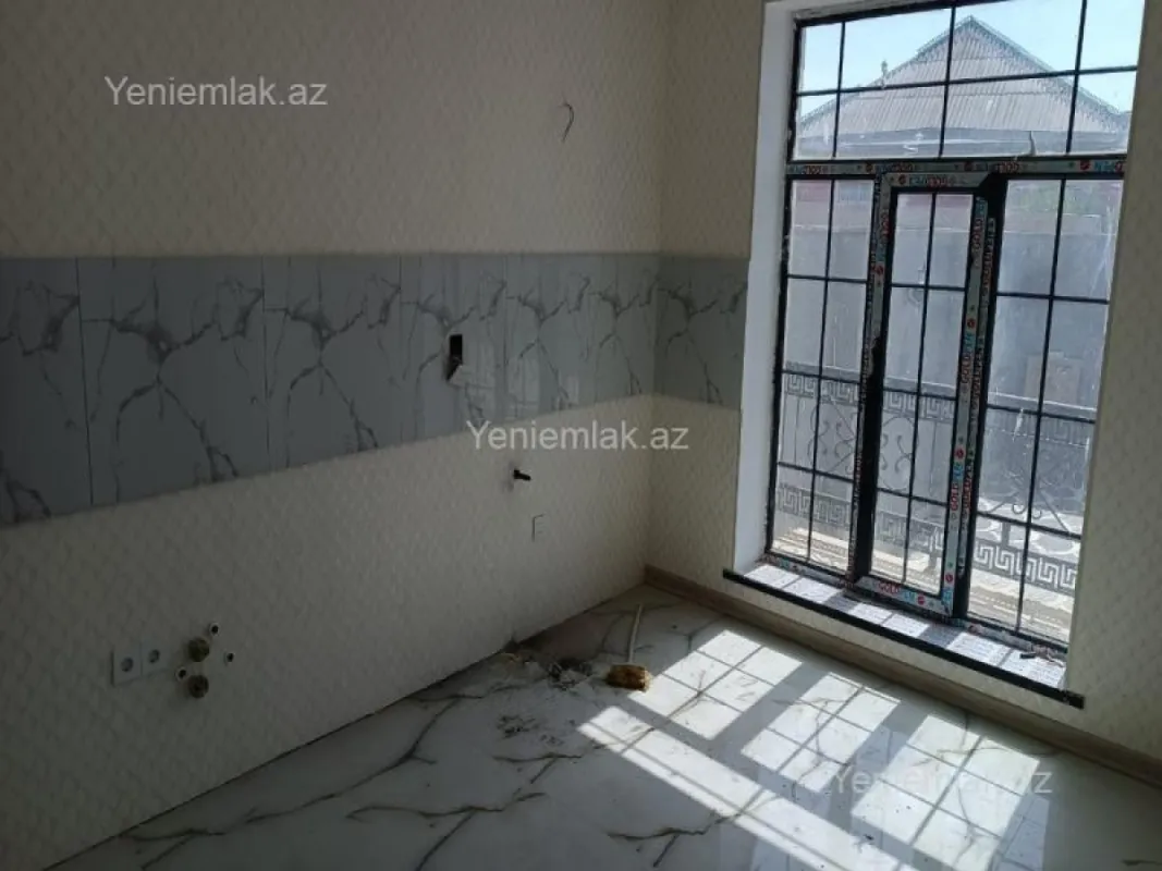 Satılır 4 otaqlı həyət evi 180 m²