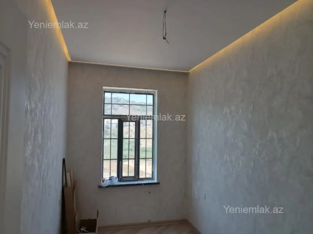 Satılır 4 otaqlı həyət evi 180 m²