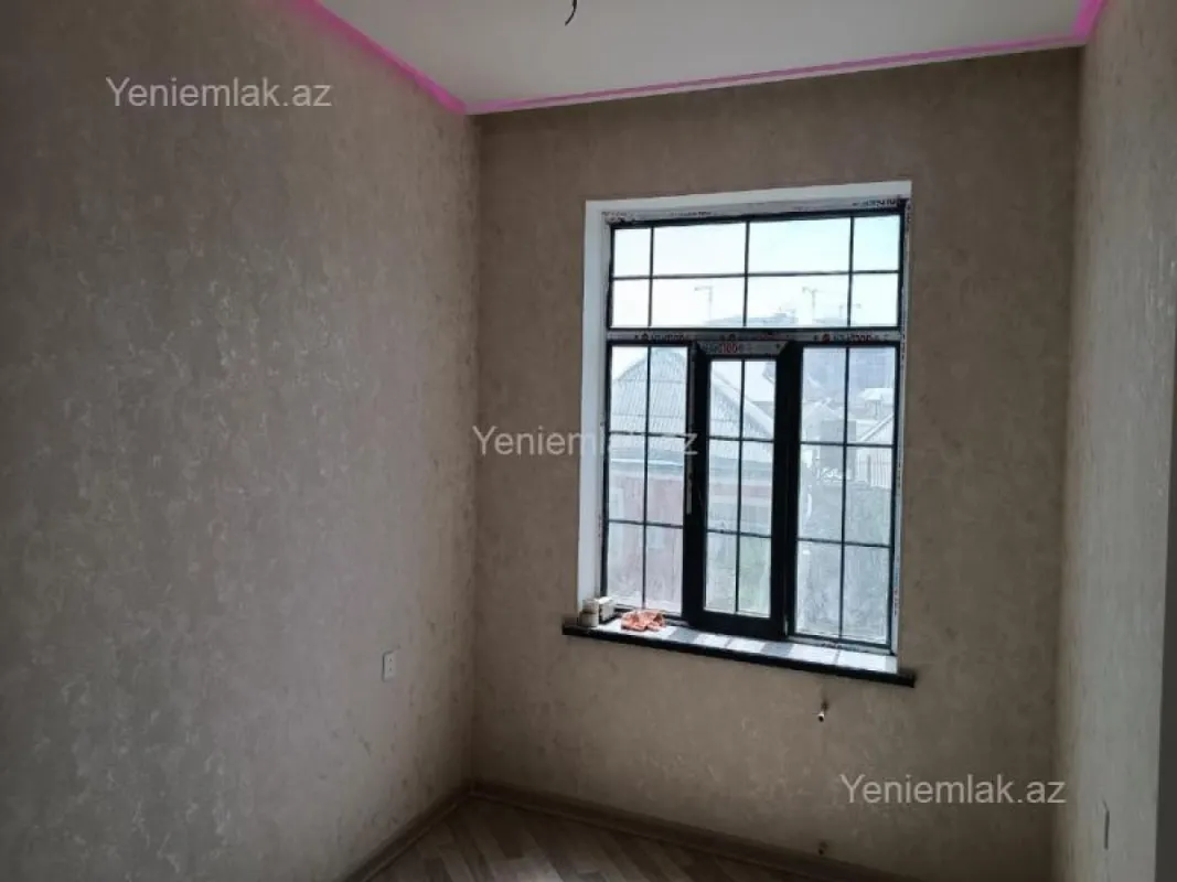 Satılır 4 otaqlı həyət evi 180 m²