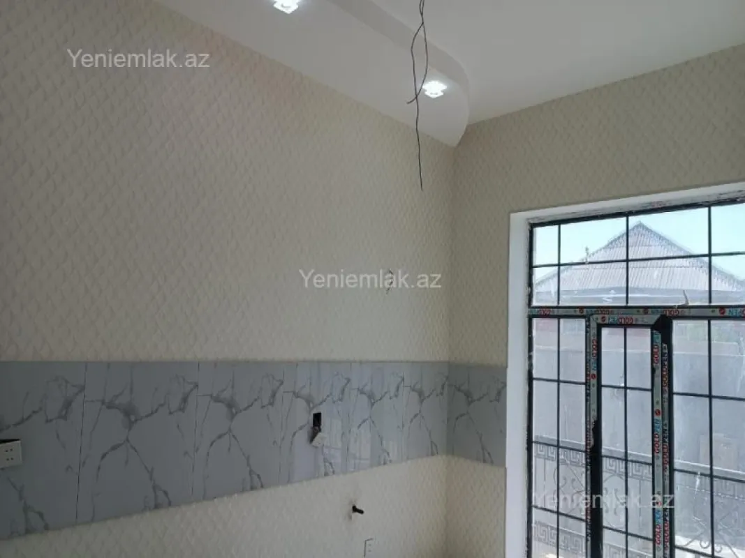 Satılır 4 otaqlı həyət evi 180 m²