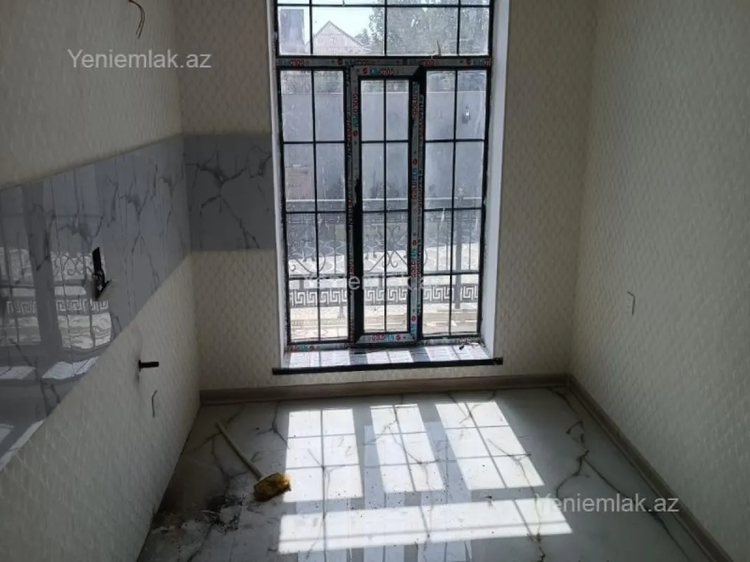 Satılır 4 otaqlı həyət evi 180 m²