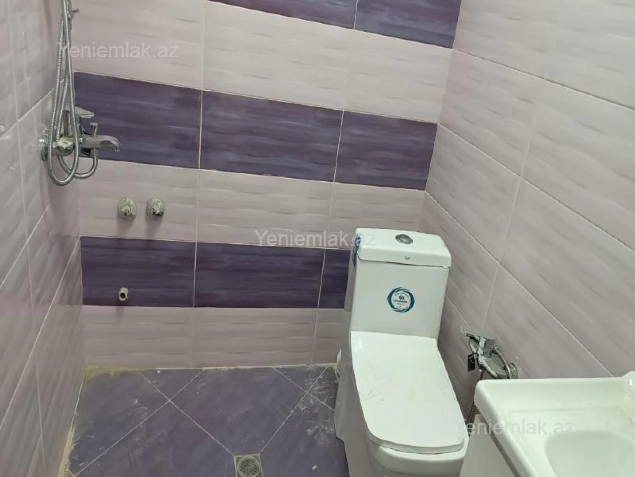 Satılır 4 otaqlı həyət evi 180 m²