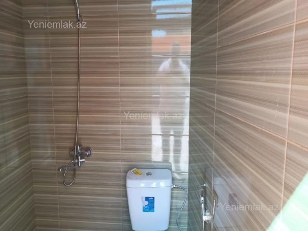 Satılır 5 otaqlı həyət evi 100 m²