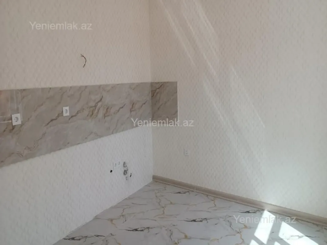 Satılır 5 otaqlı həyət evi 100 m²