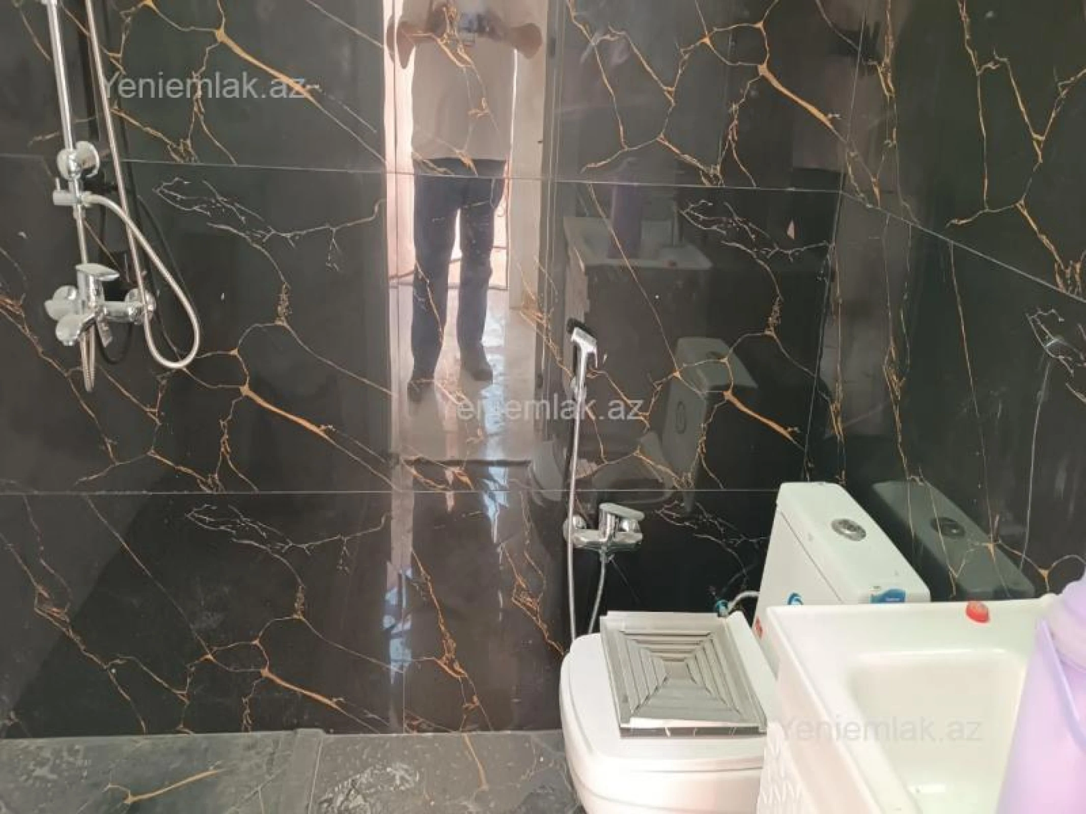 Satılır 5 otaqlı həyət evi 100 m²