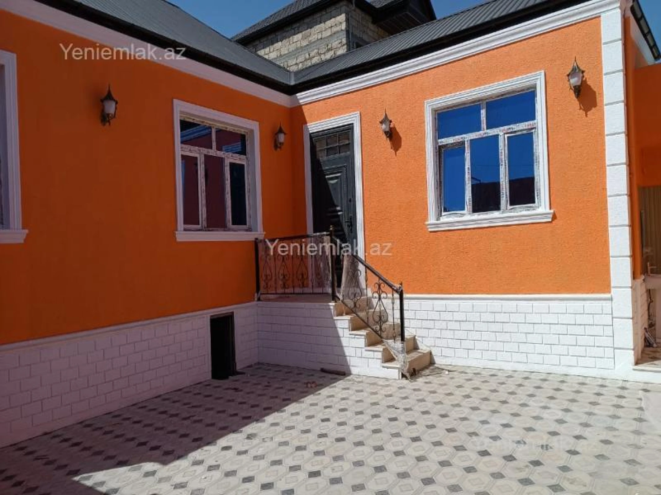 Satılır 5 otaqlı həyət evi 100 m²