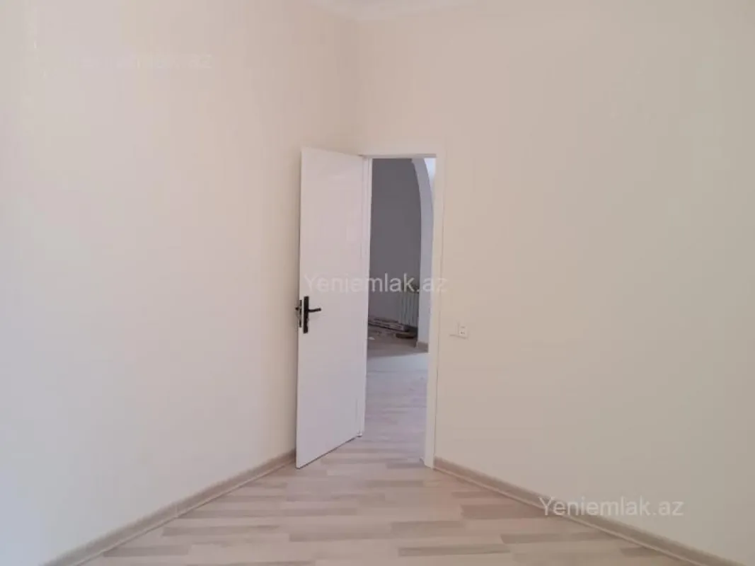 Satılır 5 otaqlı həyət evi 100 m²