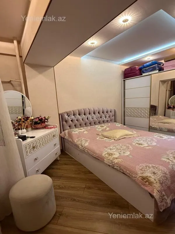 Satılır 3 otaqlı yeni tikili 70 m²