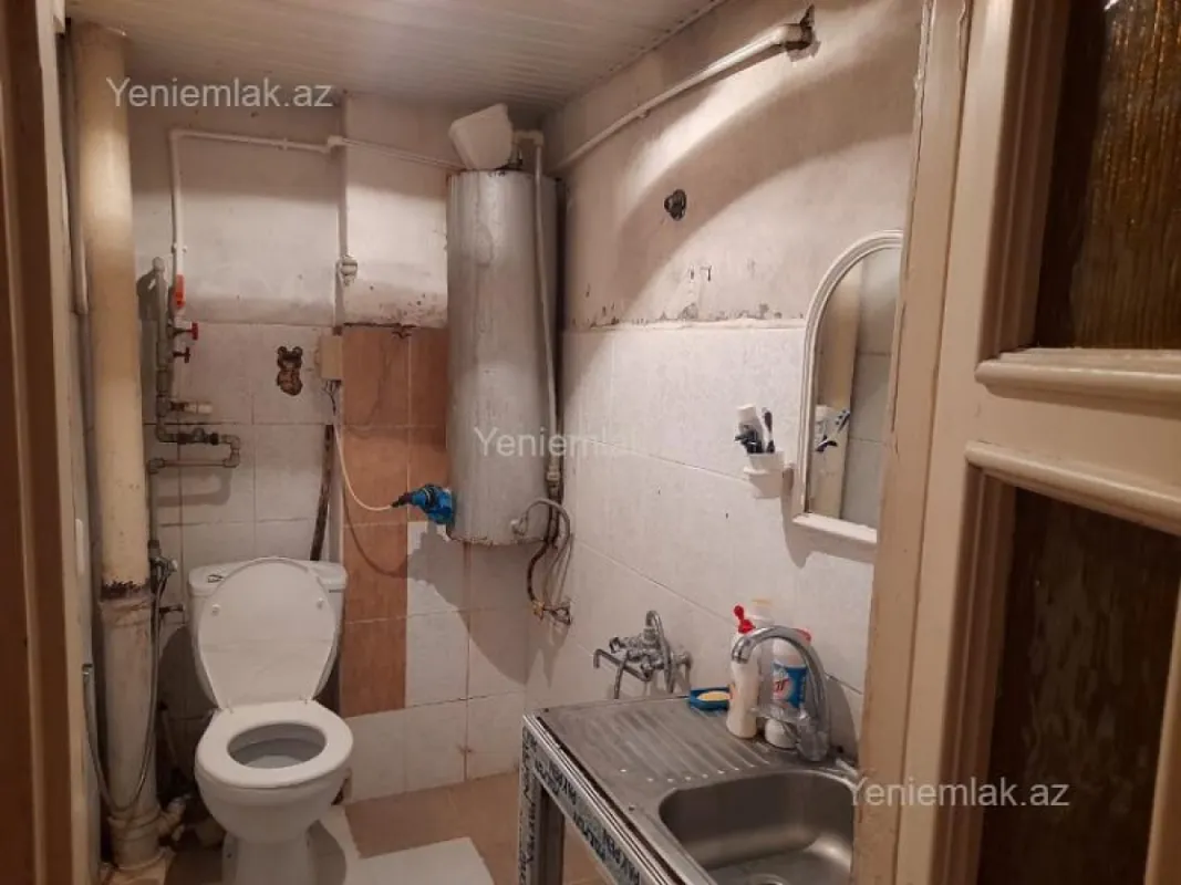 Satılır 1 otaqlı köhnə tikili 21 m²