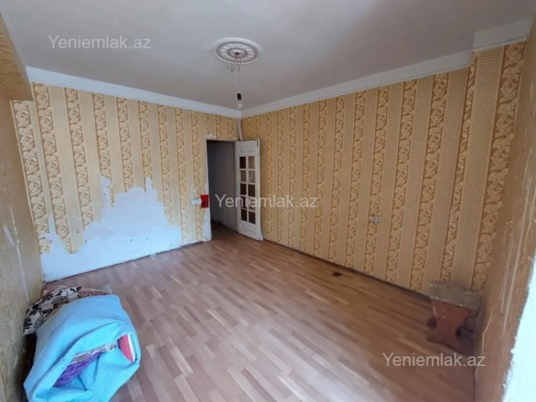 Satılır 1 otaqlı köhnə tikili 21 m²