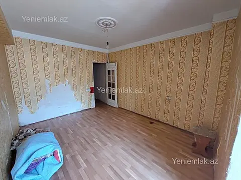 Satılır 1 otaqlı köhnə tikili 21 m²