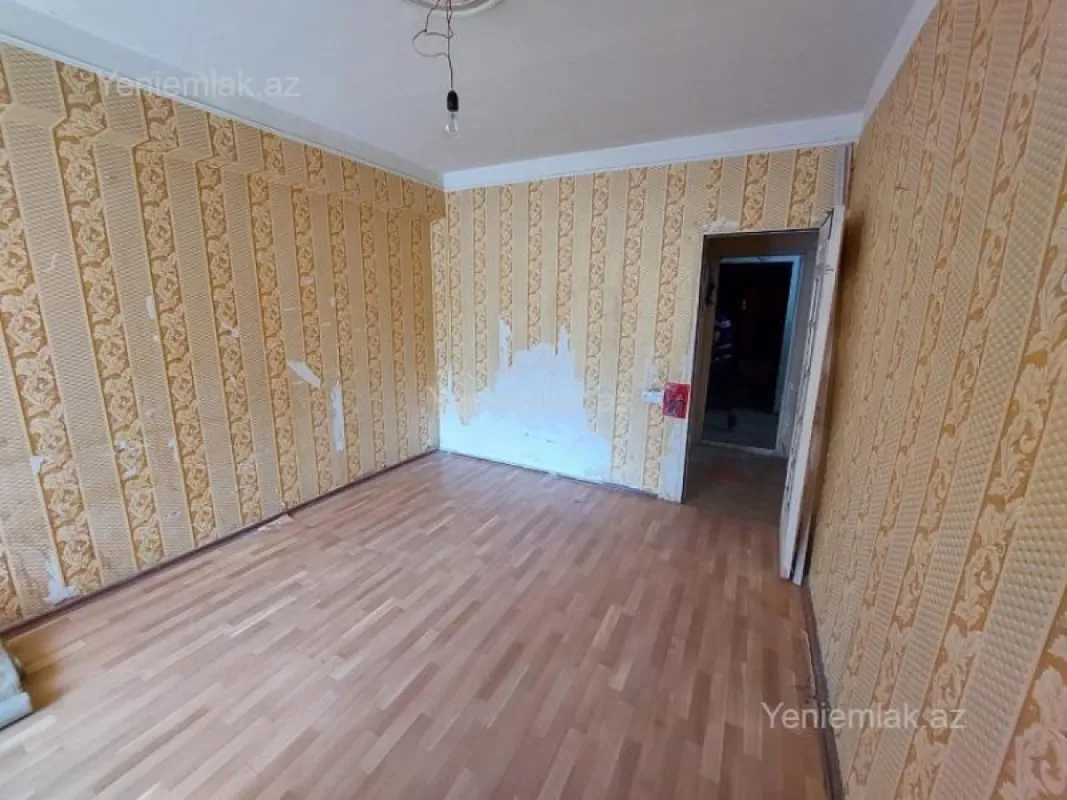 Satılır 1 otaqlı köhnə tikili 21 m²