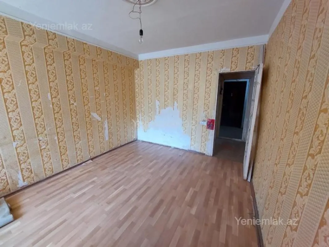 Satılır 1 otaqlı köhnə tikili 21 m²