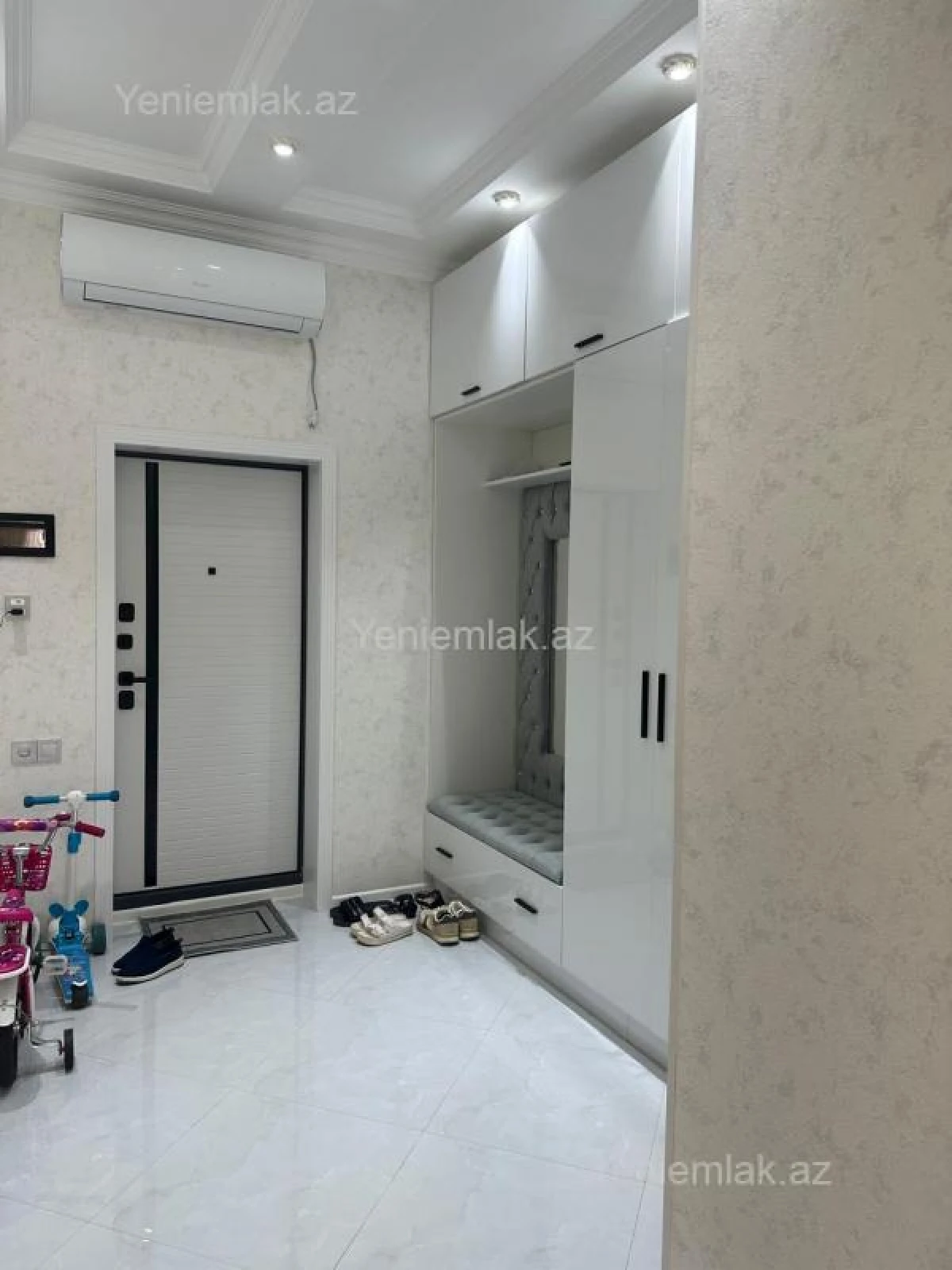 Satılır 3 otaqlı yeni tikili 94 m²