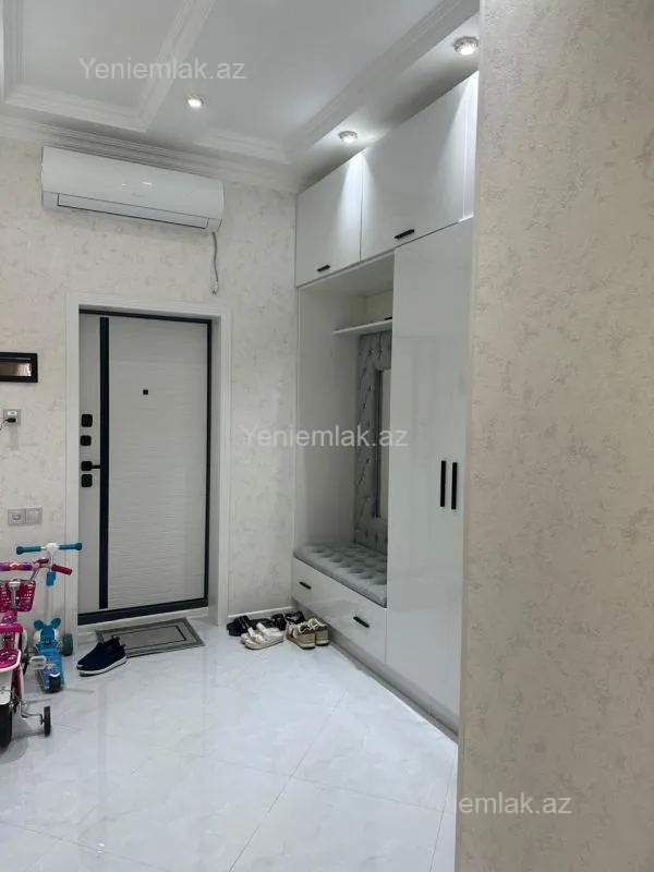 Satılır 3 otaqlı yeni tikili 94 m²