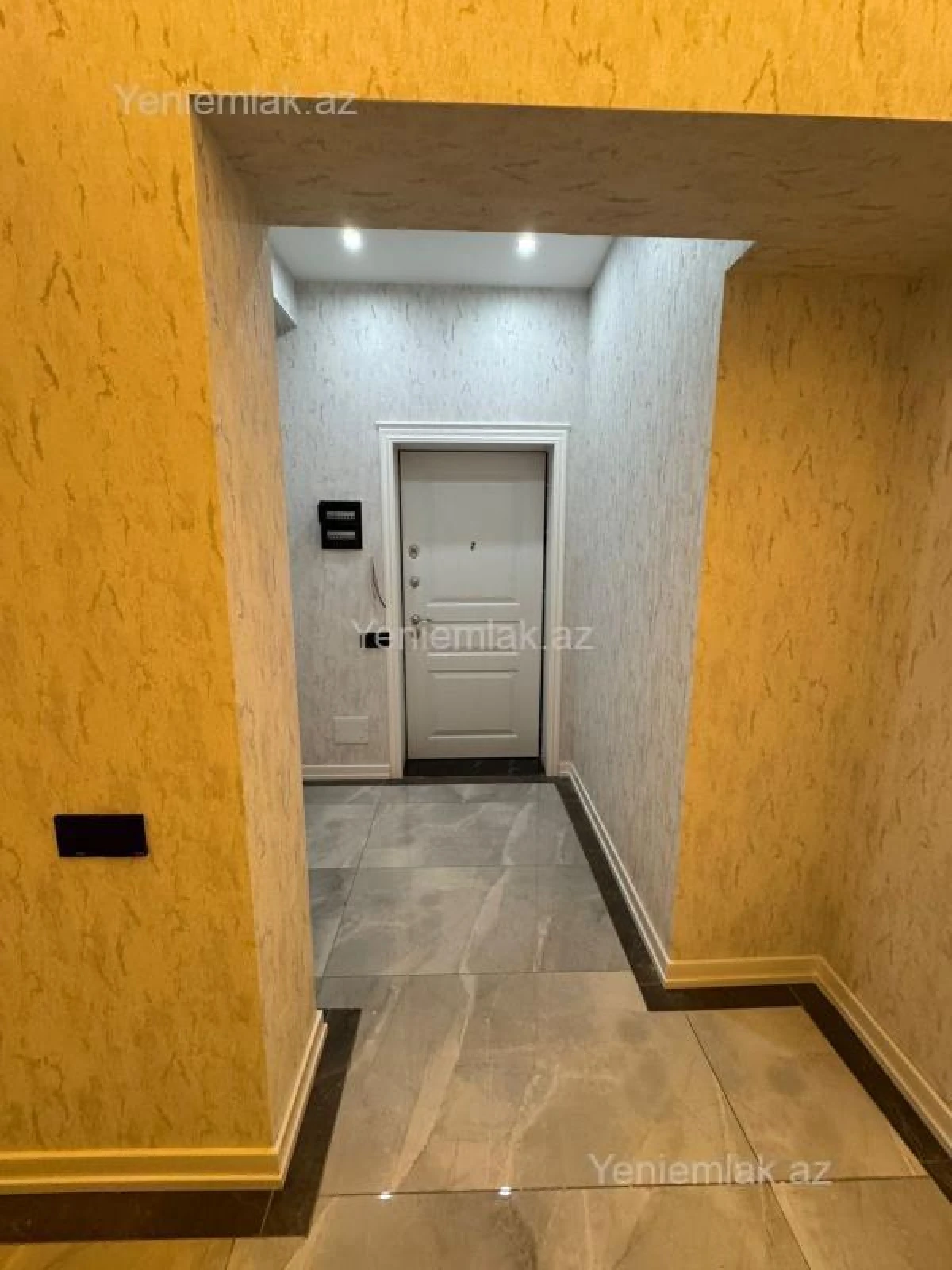 Satılır 4 otaqlı yeni tikili 140 m²