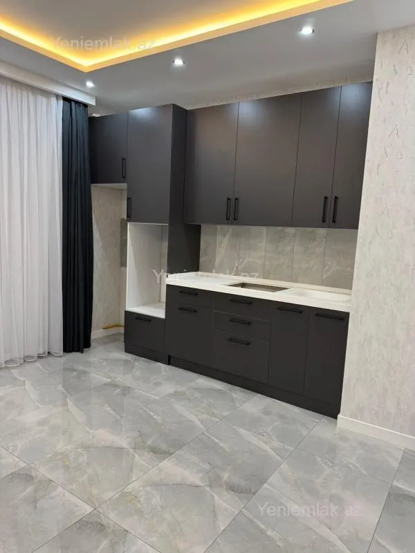 Satılır 4 otaqlı yeni tikili 140 m²