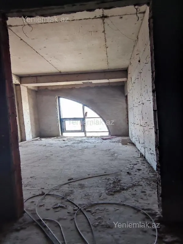 Satılır 2 otaqlı yeni tikili 82 m²