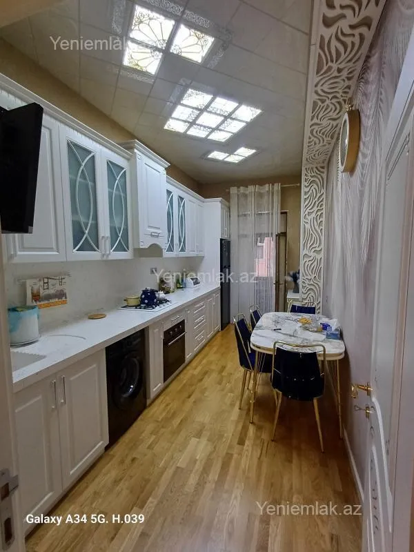 Satılır 3 otaqlı yeni tikili 105 m²