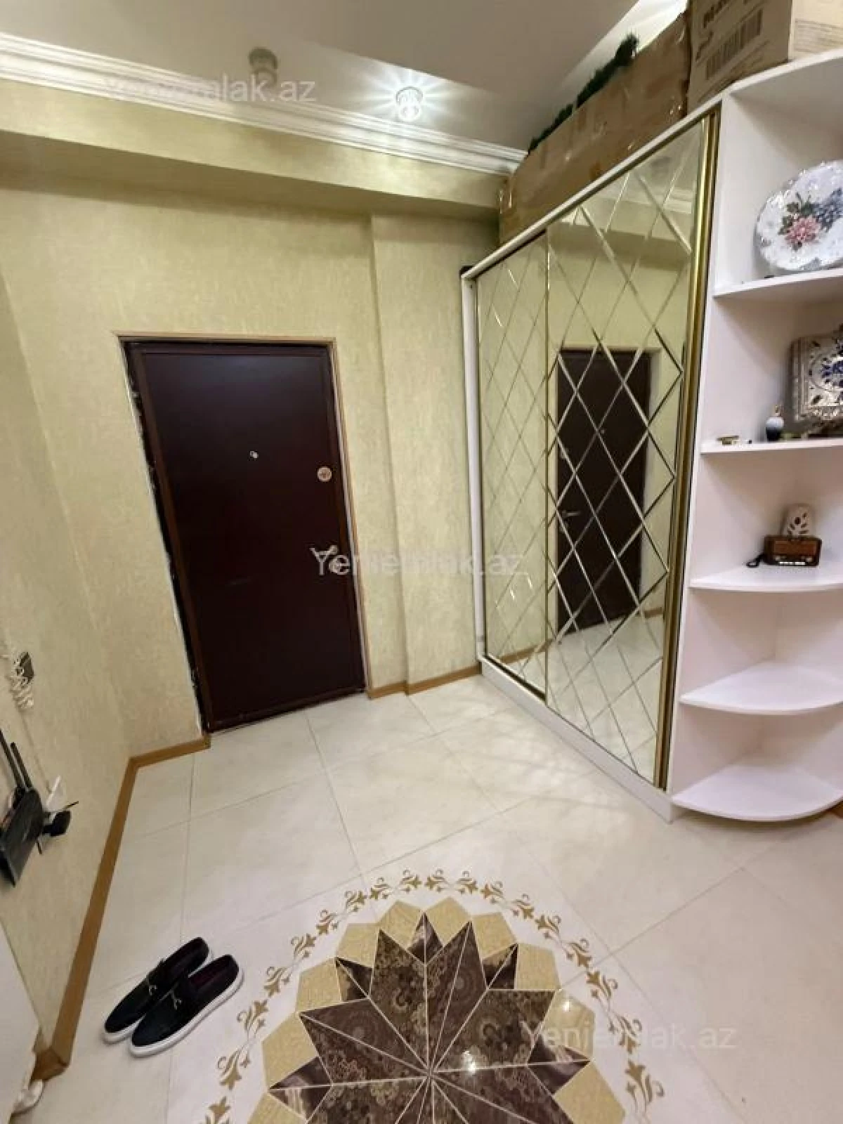 Satılır 3 otaqlı köhnə tikili 102 m²
