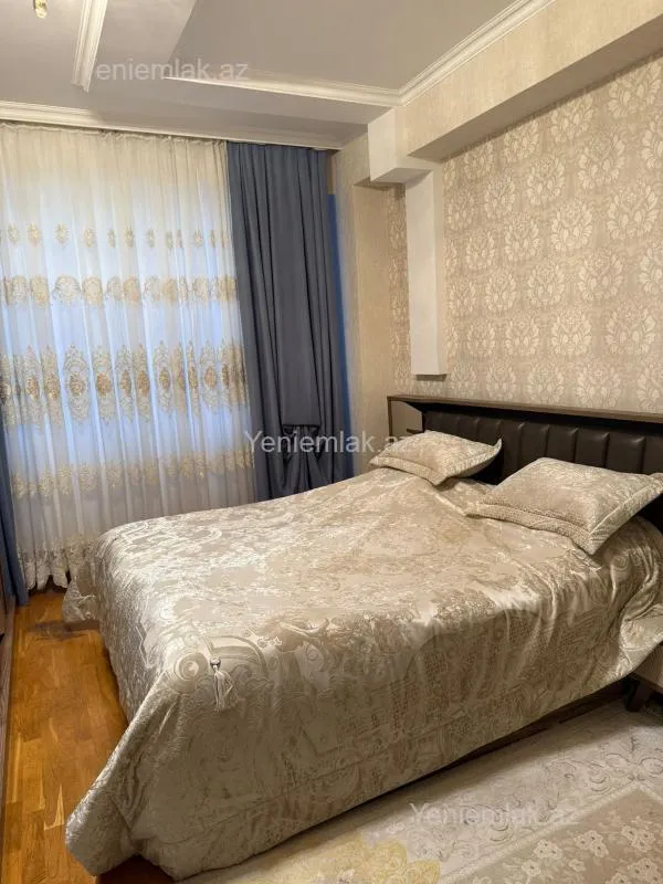 Satılır 3 otaqlı köhnə tikili 102 m²