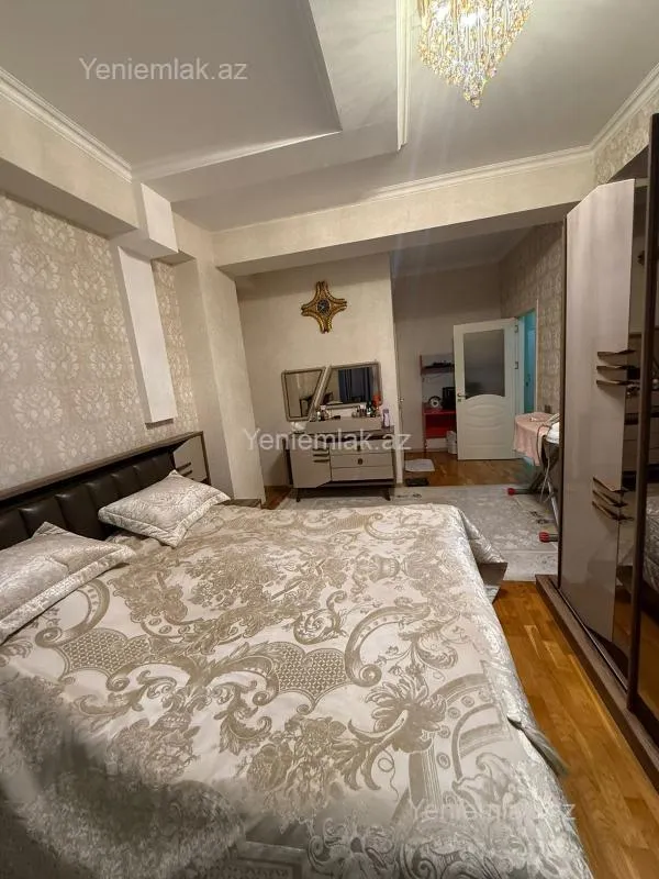 Satılır 3 otaqlı köhnə tikili 102 m²