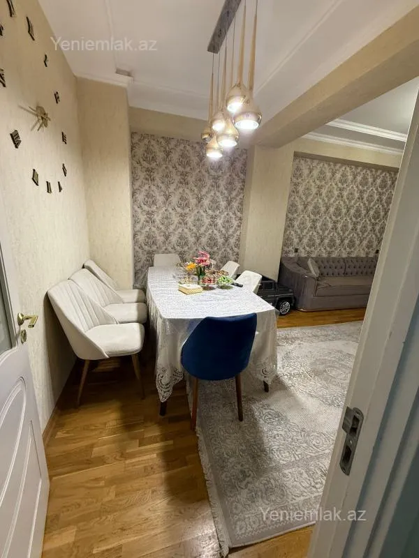 Satılır 3 otaqlı köhnə tikili 102 m²