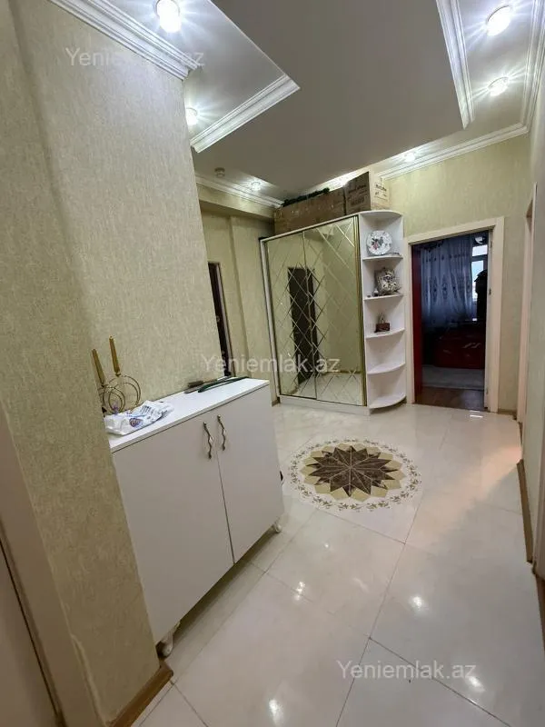 Satılır 3 otaqlı köhnə tikili 102 m²