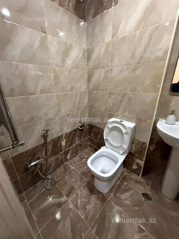 Satılır 3 otaqlı köhnə tikili 102 m²