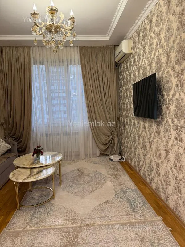 Satılır 3 otaqlı köhnə tikili 102 m²